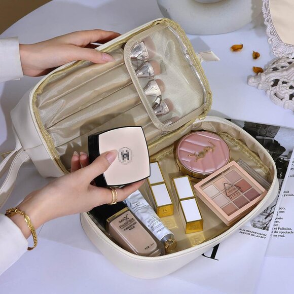 NWT Edwee Leather Toiletry Bag / Makeup Bag Brown - Picture 2 of 3